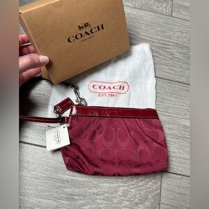 Coach Wristlet - Full Inclusion!